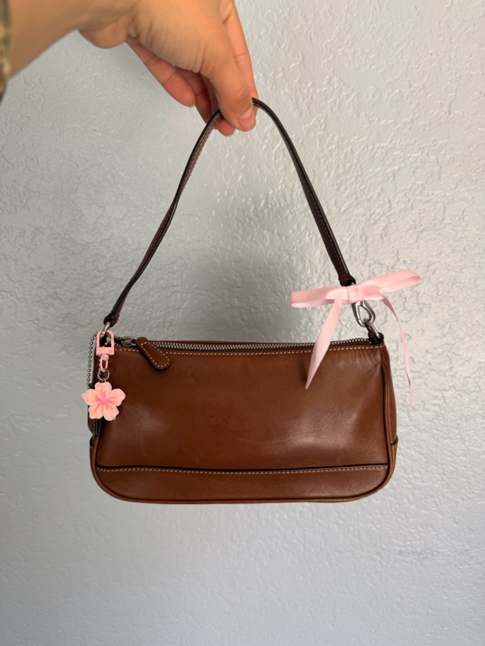 Vintage Coach Y2K Hampton Demi 7785 British Tan Leather Zip Shoulder Bag
